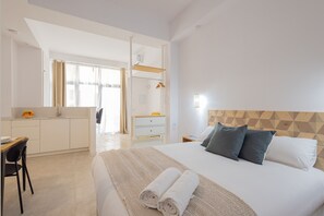 Fer et planche à repasser, Wi-Fi gratuit, draps fournis