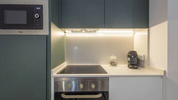 Réfrigérateur, micro-ondes, four, lave-vaisselle