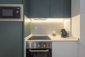 Réfrigérateur, micro-ondes, four, lave-vaisselle