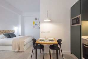 Bügeleisen/Bügelbrett, kostenloses WLAN, Bettwäsche