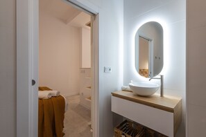 Bruser, hårtørrer, håndklæder