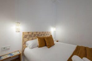 Fer et planche à repasser, Wi-Fi gratuit, draps fournis