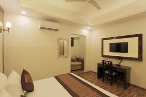 ห้องดีลักซ์ | ตู้นิรภัยในห้องพัก, โต๊ะทำงาน, ห้องเก็บเสียง, Wi-Fi ฟรี