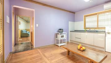 Camera Basic, 1 camera da letto (Chinubyeol1(Pet-friendly)) | 1 camera, Wi-Fi gratuito