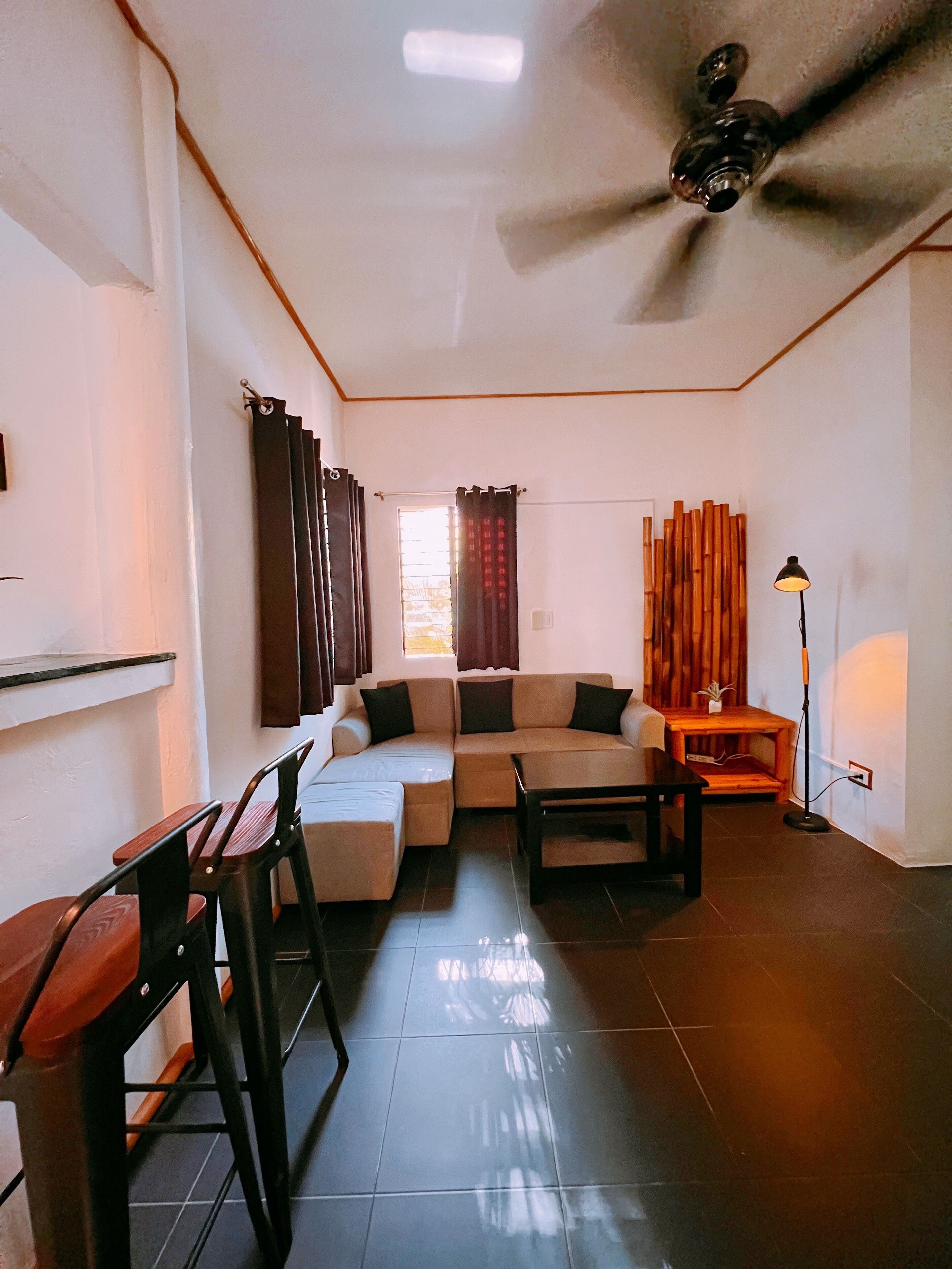 Televisión LED 32 pulgadas con canales de televisión por cable