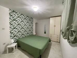 1 bedroom, travel cot, WiFi, bed sheets - Lovely apartment for 5 guests with WIFI, A/C, TV, terrace and pets allowed (Rosolina)