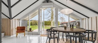 Cozy home in Hejls with WiFi