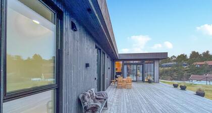 3 bedroom lovely home in Lindesnes
