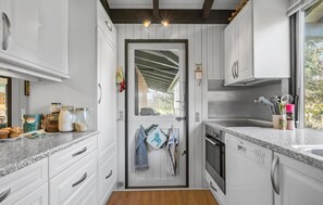 Kühlschrank, Herdplatte, Geschirrspüler