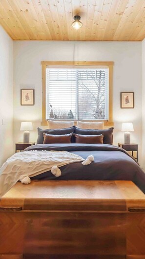 Bügeleisen/Bügelbrett, Reisekinderbett, WLAN, Bettwäsche