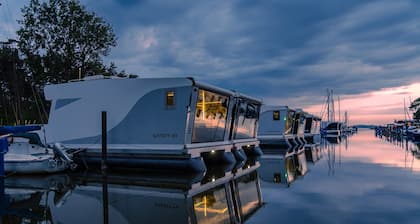 Gorgeous ship in Sagard with sauna