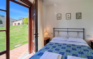 1 bedroom, travel cot, free WiFi, bed sheets - Amazing apartment in Gubbio with WiFi (Gubbio)
