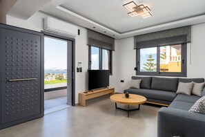 TV - Villa Aelia - With Private Heated Pool (Sfakaki)