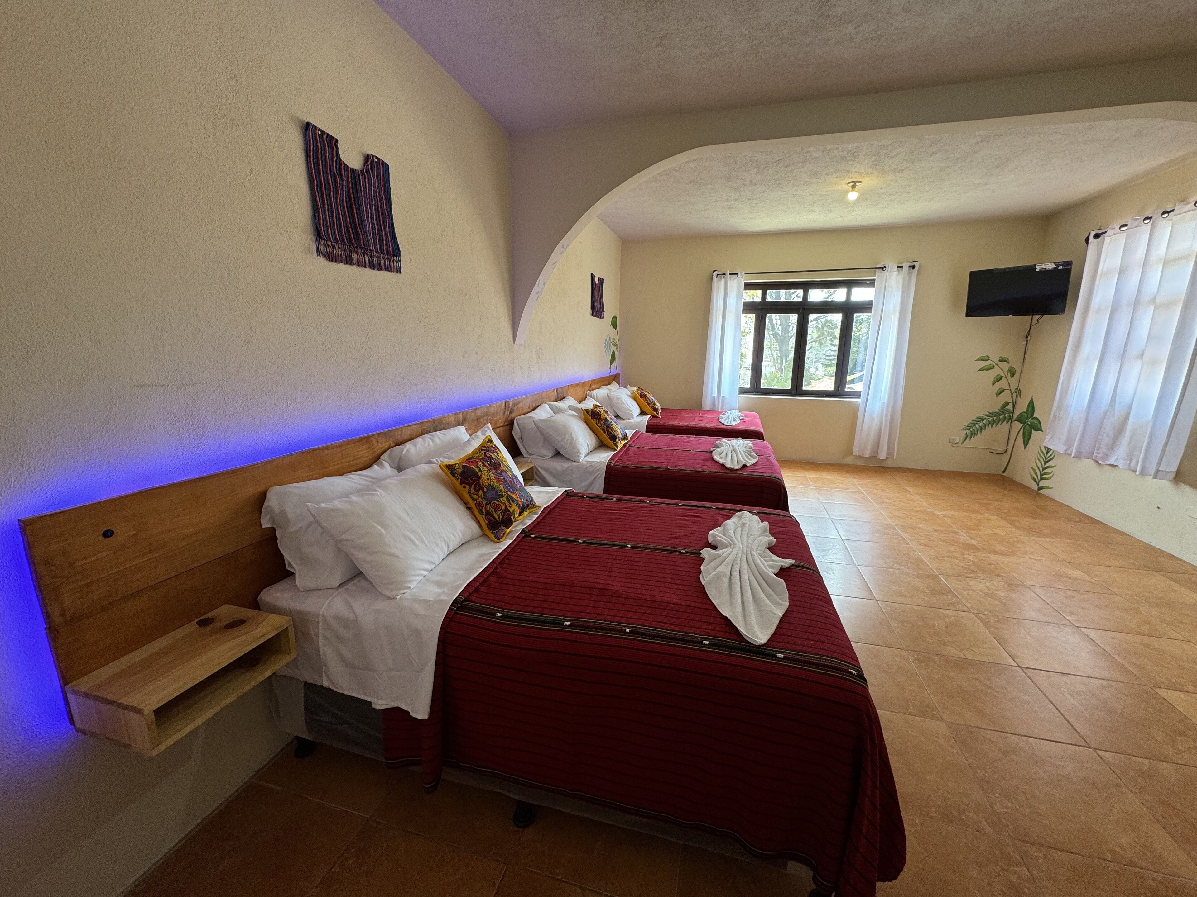 Chambre Quadruple Familiale | Bureau, espace de travail pour ordinateur portable, Wi-Fi gratuit