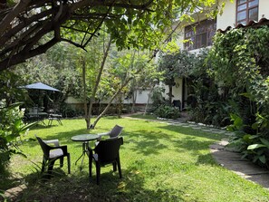 Terrace/patio - Hotel Panajachel Oasis  (Panajachel)