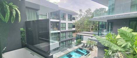 شقة - غرفة نوم واحدة - تجهيزات لذوي الاحتياجات الخاصة - بشرفة | حمام سباحة | حمّام سباحة خارجي