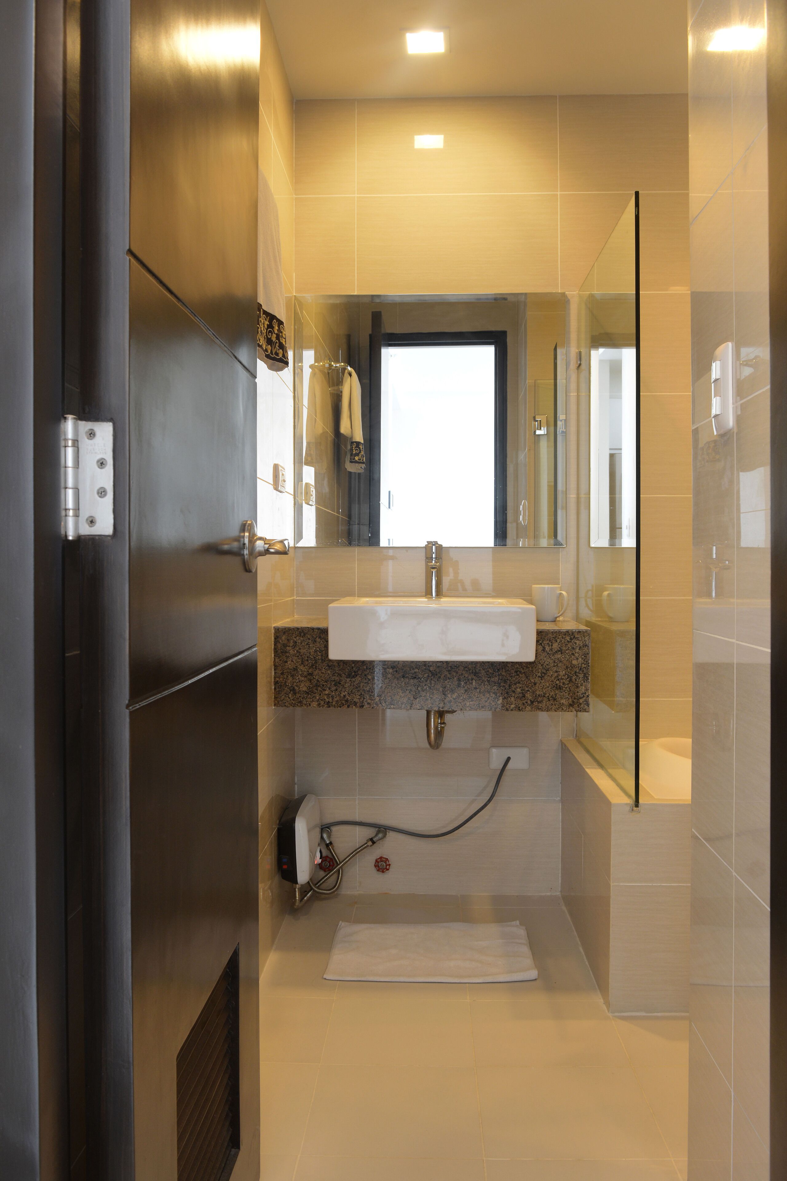 Hair dryer, bidet, towels, toilet paper