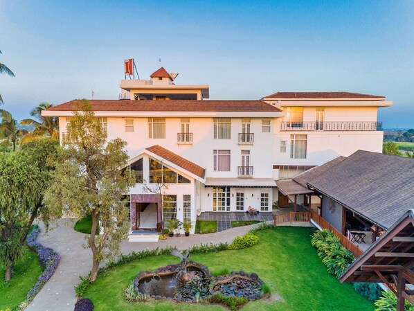 Fachada de la propiedad