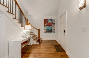 Interior - Safe, convenient Vacation Rental in Midtown - Sleeps 7 w/3 full bathrooms! (Atlanta)