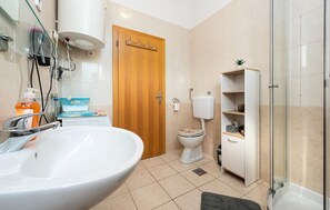 Shower, hair dryer - 1 bedroom gorgeous apartment in Pag (Pag)