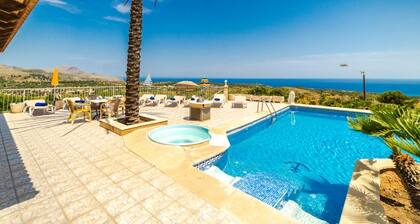 Cana Lluny, ecohouse with sea views