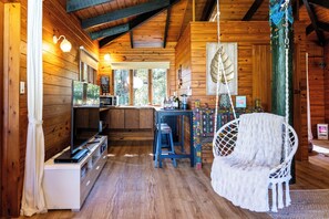 Cottage, Waratah | 1 habitación, decoración personalizada y muebles diferentes 