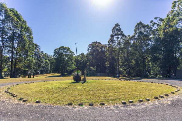 Vista frontal de la propiedad