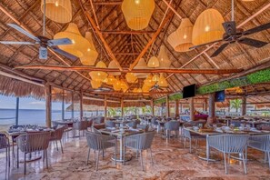 Outdoor dining - Fiesta Americana Villas Cancun - Studio - STU (Cancun)
