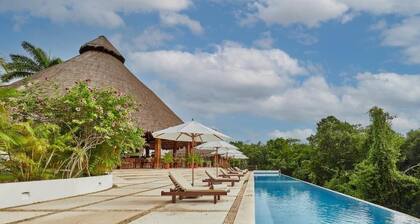 Kohunlich | Jungle Retreat | Pool + Spa