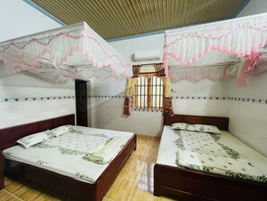 Gemeinsamer Standard-Schlafsaal, Gartenblick | Hochwertige Bettwaren, Daunenbettdecken, Zimmersafe