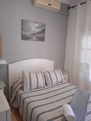 2 chambres, fer et planche Ă repasser, Wi-Fi, draps fournis