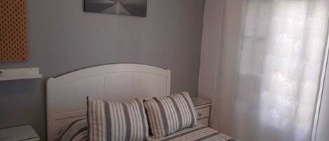 2 slaapkamers, een strijkplank/strijkijzer, wifi, beddengoed