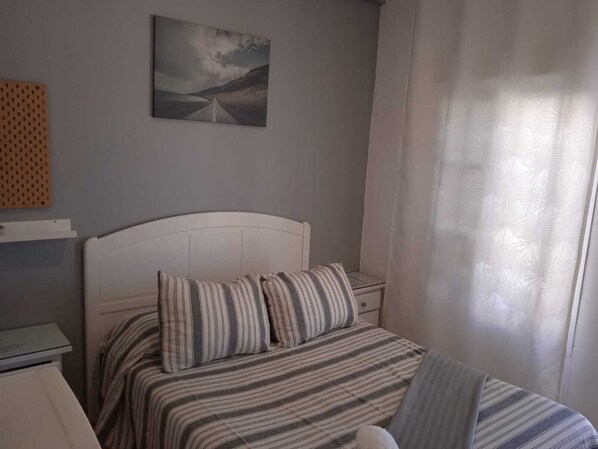 2 bedrooms, iron/ironing board, WiFi, bed sheets