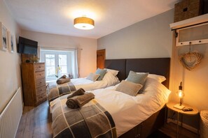 2 室のベッドルーム、アイロン / アイロン台、旅行用ベビーベッド、WiFi