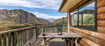 Spacious Mountain View Home Close To Coronet Peak
