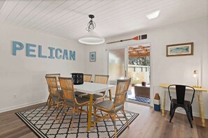 Dining - The Pelican/Pet-Friendly! (Jekyll Island)