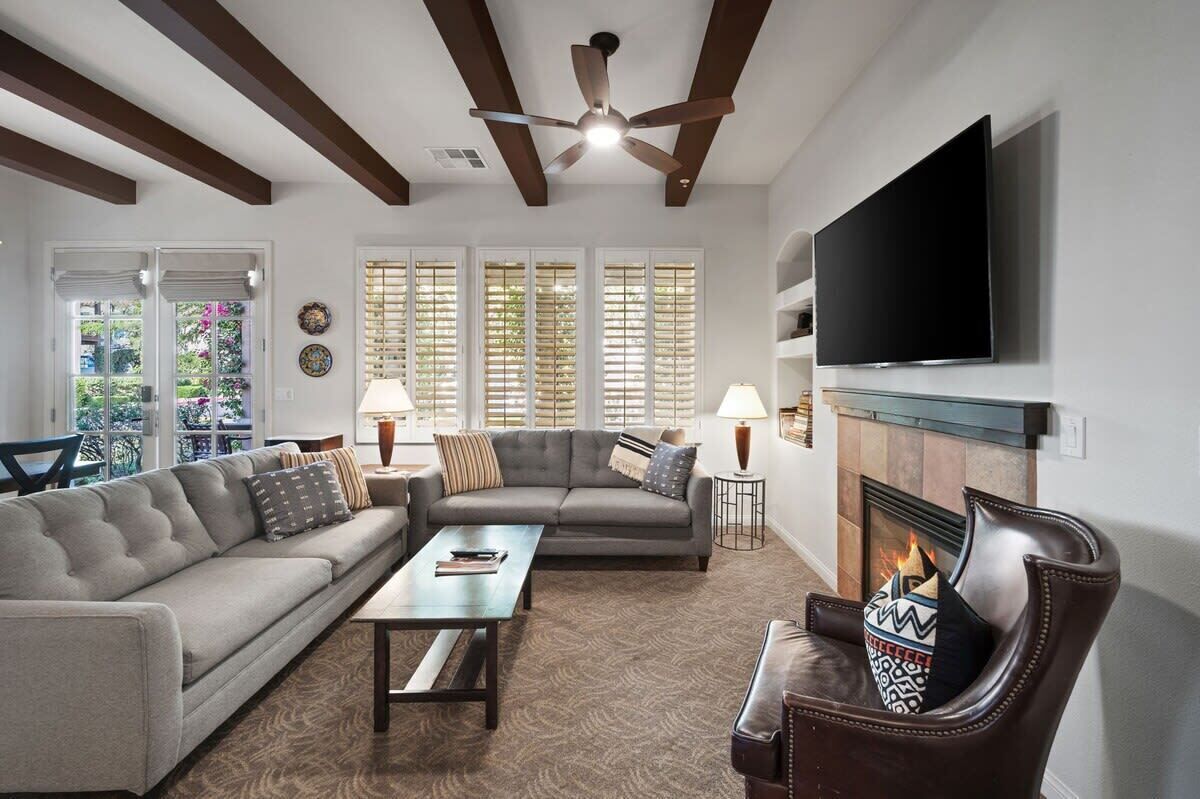 TV, fireplace, offices