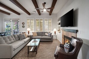 TV, peis og kontorer