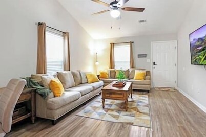 Gorgeous Evans Retreat < 11 Mi to Augusta!