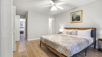 2 chambres, fer et planche à repasser, Wi-Fi, draps fournis