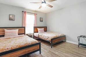 2 soverom, strykejern/-brett, wi-fi og sengetøy