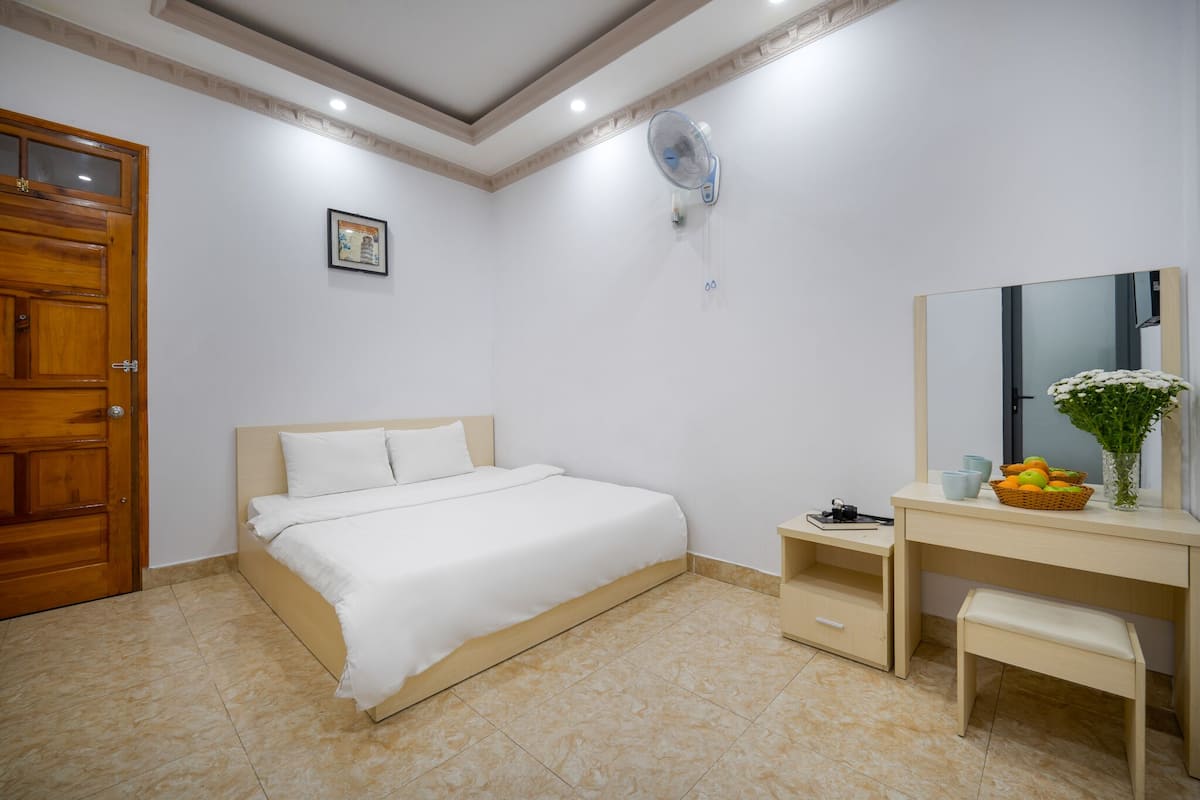 Basic Room, 1 Katil Ratu (Queen), No Windows | 1 bilik tidur, peralatan tempat tidur hipoalergenik, busa memori