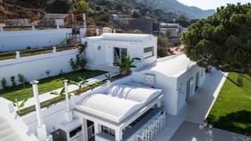 4 bedrooms