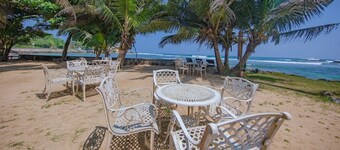 Galle Holiday Home Rental - 3BR, Fast Internet, Pool, Gym, Tennis, Beach House