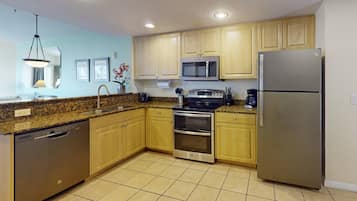 Fridge, microwave, dishwasher, coffee/tea maker