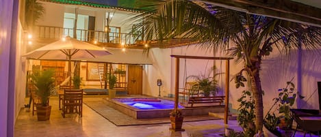 Maison, plusieurs chambres, fumeur, piscine privée | Piscine