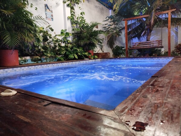 Maison, plusieurs chambres, fumeurs, piscine privée | Piscine | Piscine extérieure