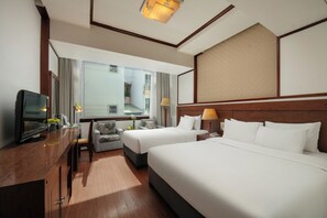 Suite familiar | Ropa de cama de alta calidad, edredón, camas con pillow-top y minibar