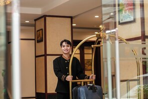 Hochwertige Bettwaren, Daunenbettdecken, Pillowtop-Betten, Minibar