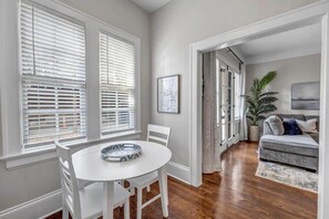 Interior - Renovated Apt - Blocks from Shoppes of Avondale! (Jacksonville)